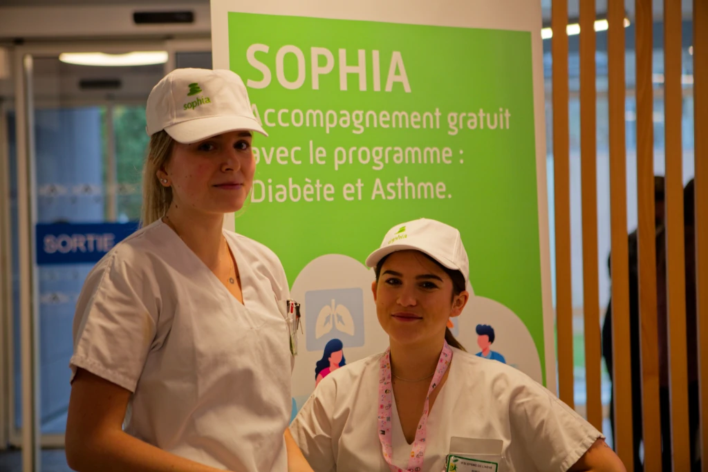 Des élèves de 3ème année présentant le projet SOPHIA