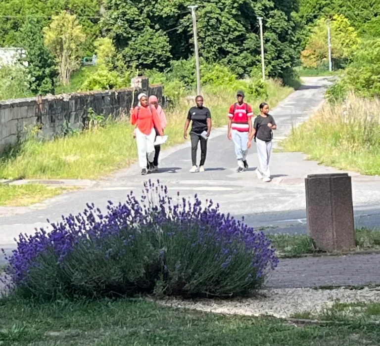 Un goupe avance vers le prochain exercice