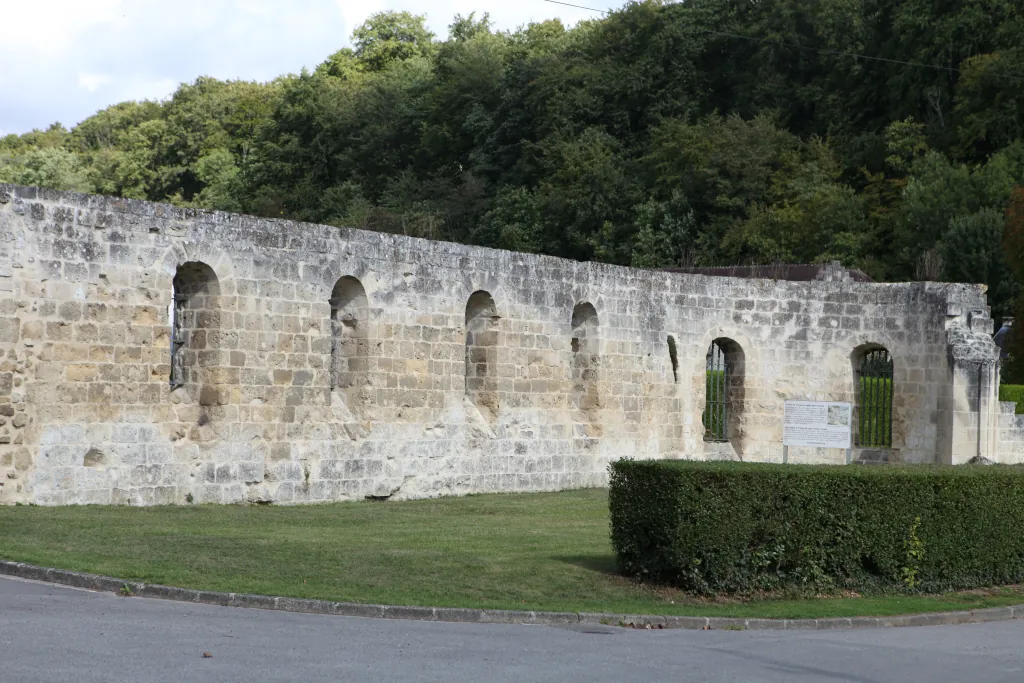 Stade Saint Norbert de Prémontré (mur de l'enceinte)